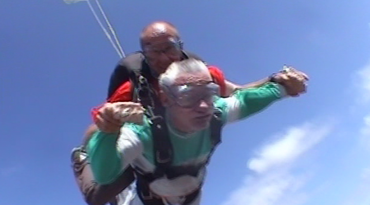 Gérard l’aventurier en parachute